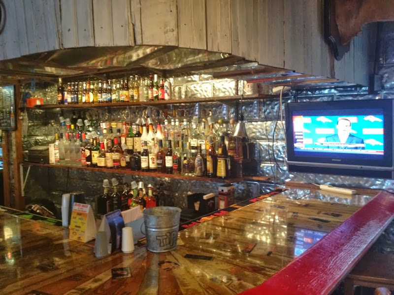 Butt Hutt BBQ - Restaurants in Athens, GA