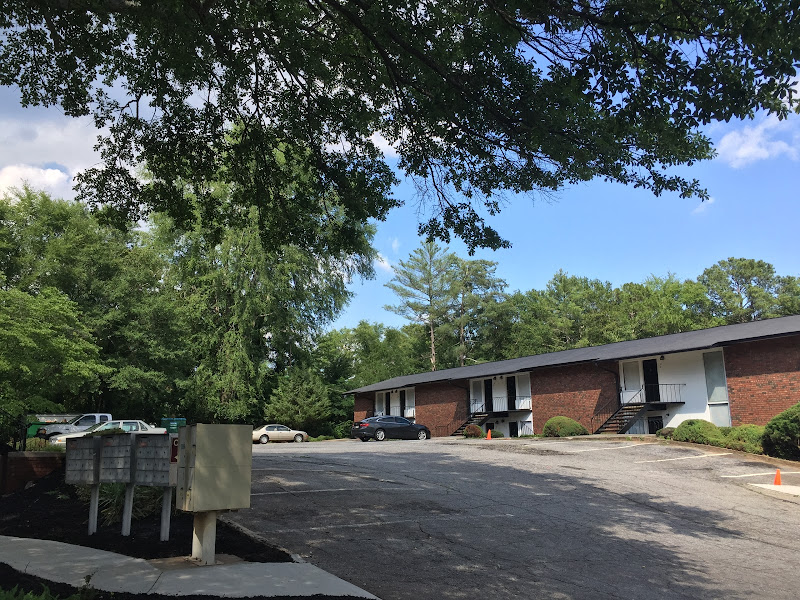 Carousel Village Apartments - Hotels in Athens, GA