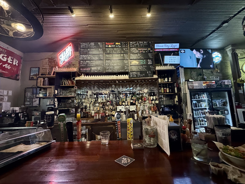 Hi-Lo Lounge - Restaurants in Athens, GA