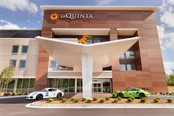 La Quinta Inn & Suites by Wyndham Braselton - Hotels in Athens, GA