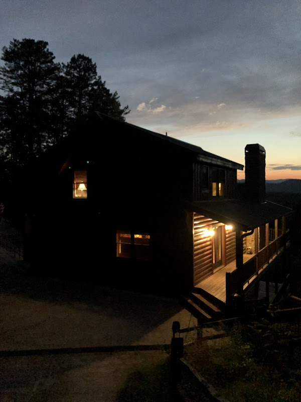 Mountain Majesty Cabin - Hotels in Athens, GA