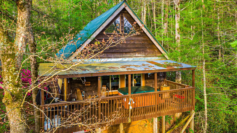 RIVERVIEW CABIN at BEAR CREEK Cabins in Helen Ga - Hotels in Athens, GA