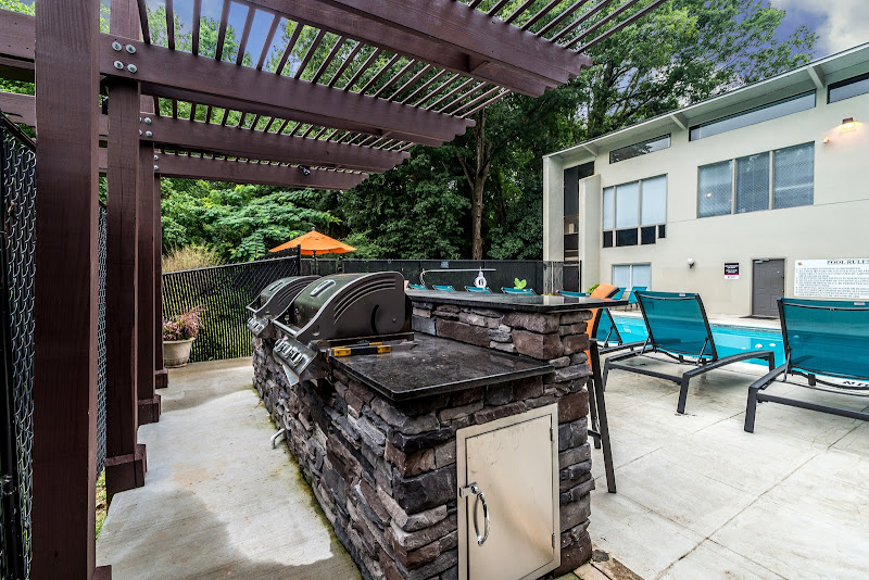 The Oaks Apartments - Hotels in Athens, GA